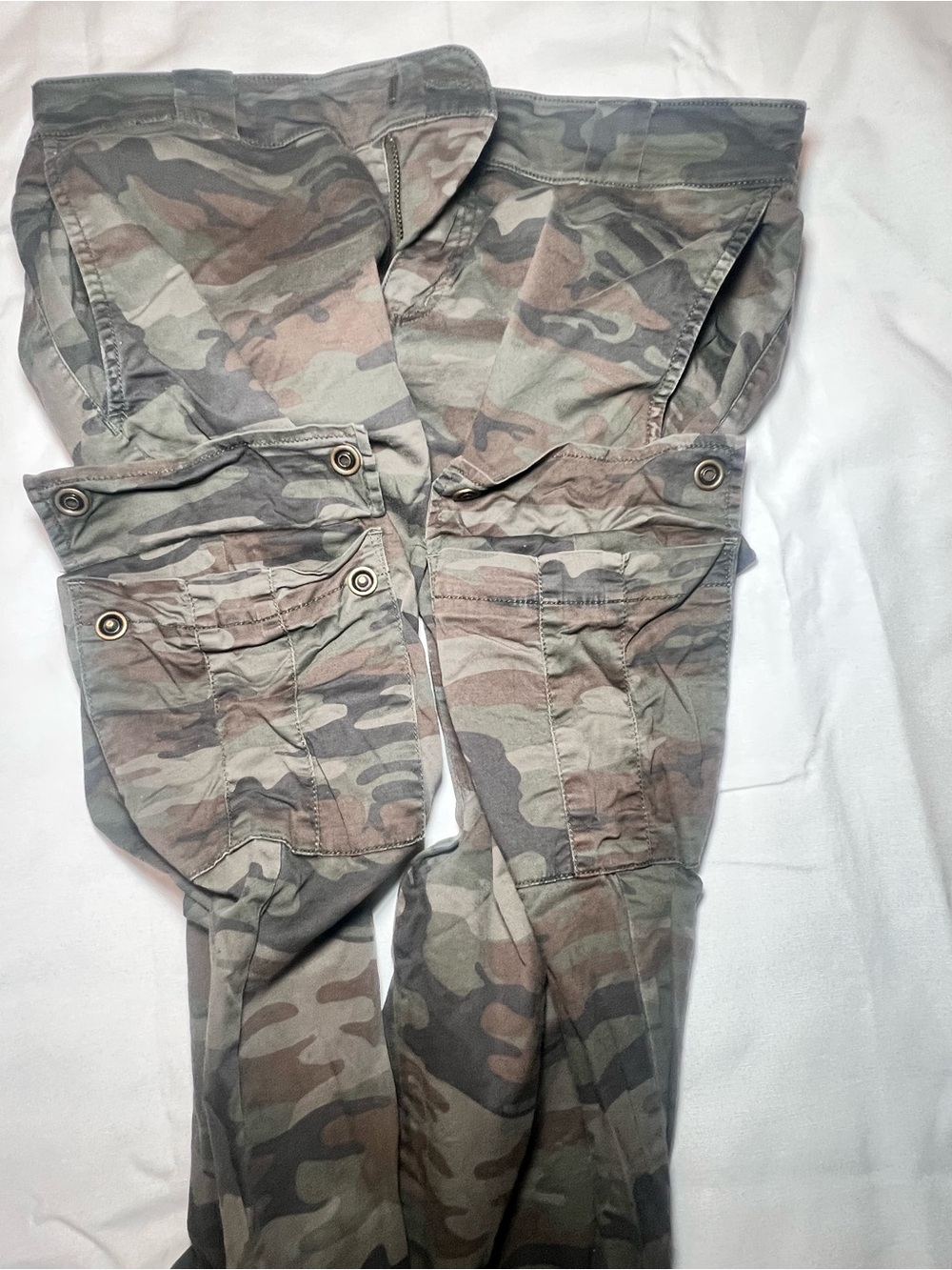 Sanctuary Women’s Camo Cargo Pants Size 28